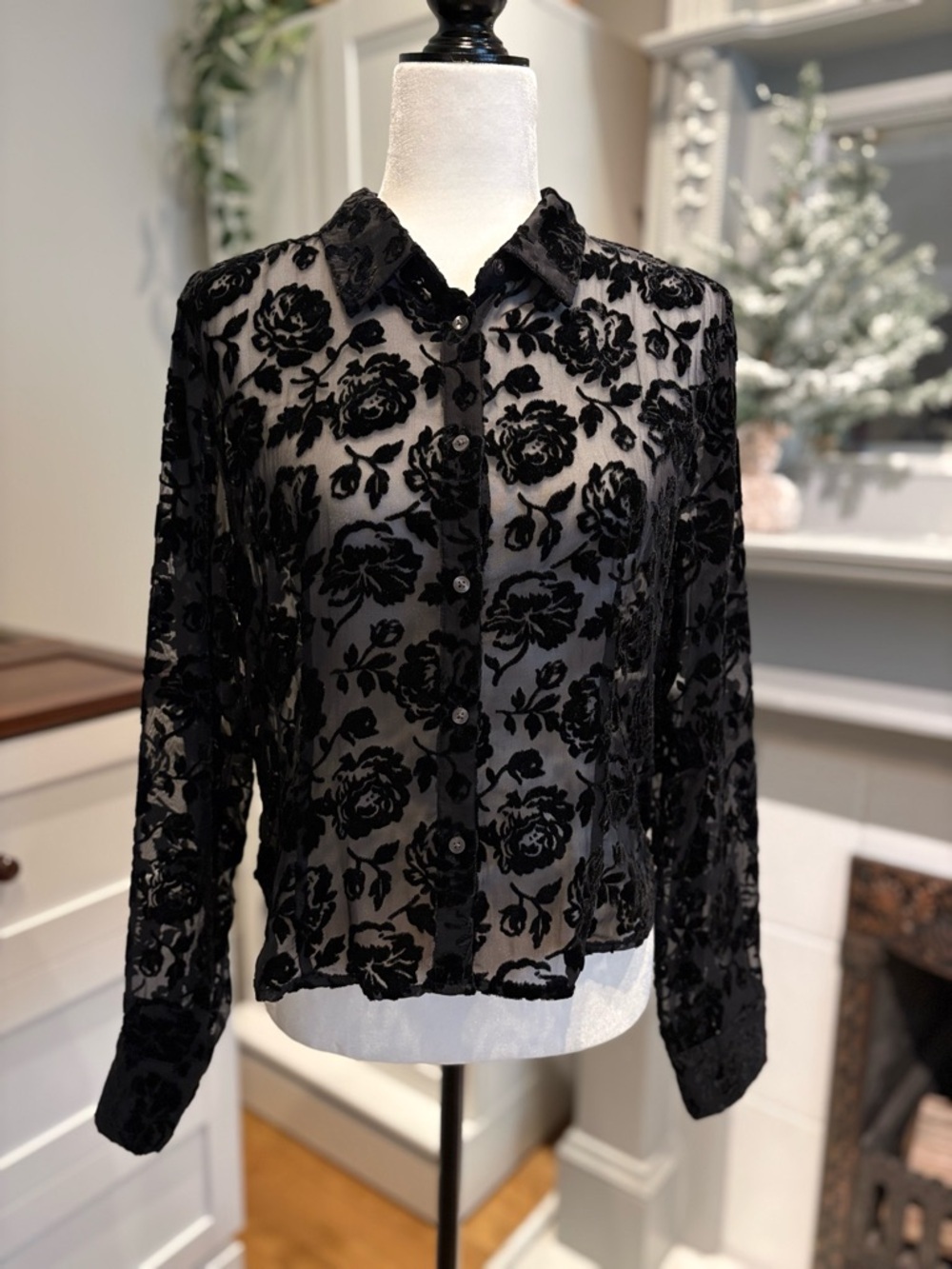 GAP Black Sheer Floral Button-Down Shirt Sz M - Picture 2 of 7